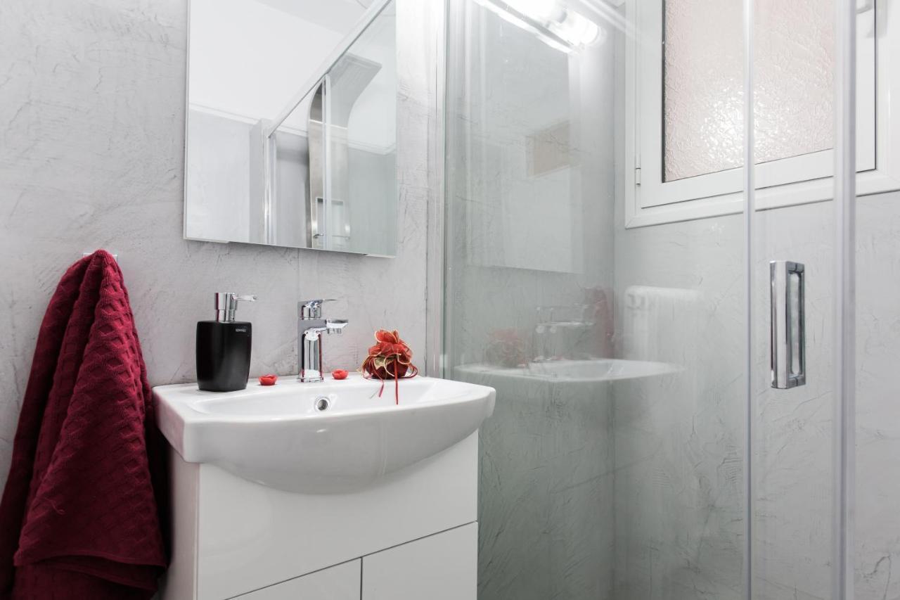 Syntagma Private Sweet Safe Double Rooms With Shared Bathroom 雅典 外观 照片